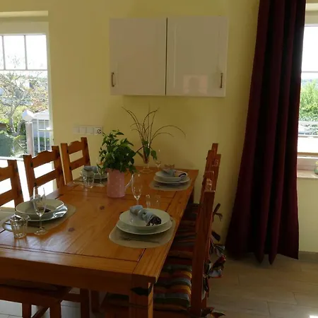 아파트 Haus Am Deich Feriendomizil Mit Balkon