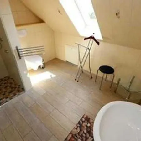 아파트 Haus Am Deich Feriendomizil Mit Balkon 바베